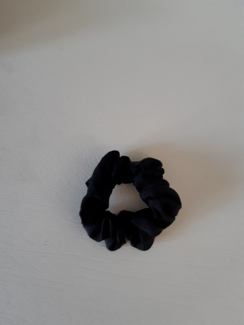 Gumičky z hedvábí - černé — foto 1