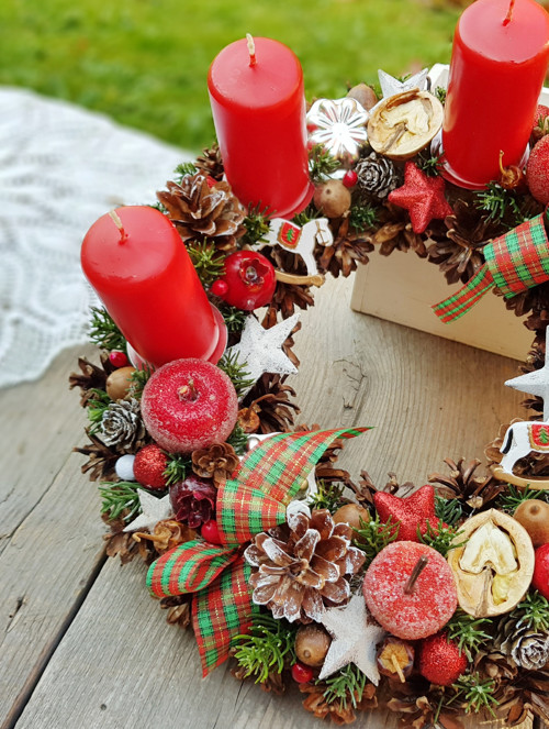 Adventní věnec s koníčky — foto 1