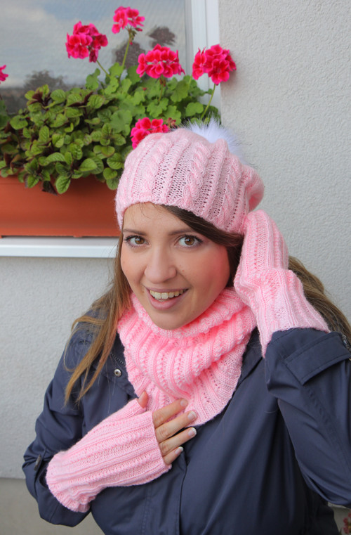 Vyspaná do růžova - kulich, nákrčník a návleky