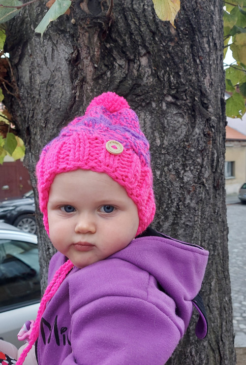 Pletená zimní čepička pro holčičky