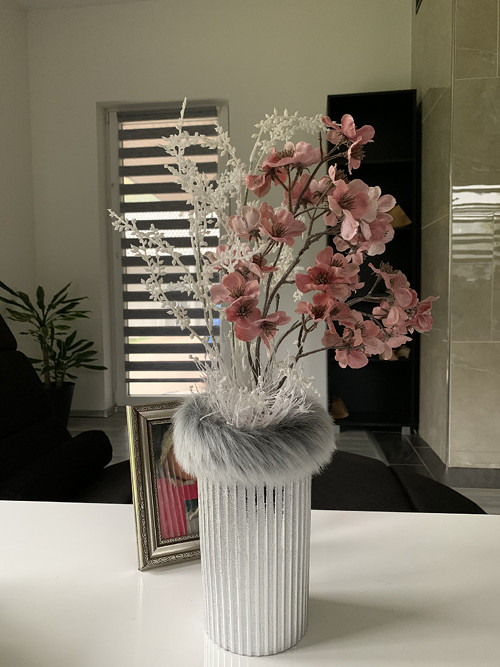 Ojíněná sakura v kožíšku — foto 1
