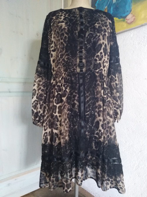 Kouzelné šaty velikost 46 — foto 1