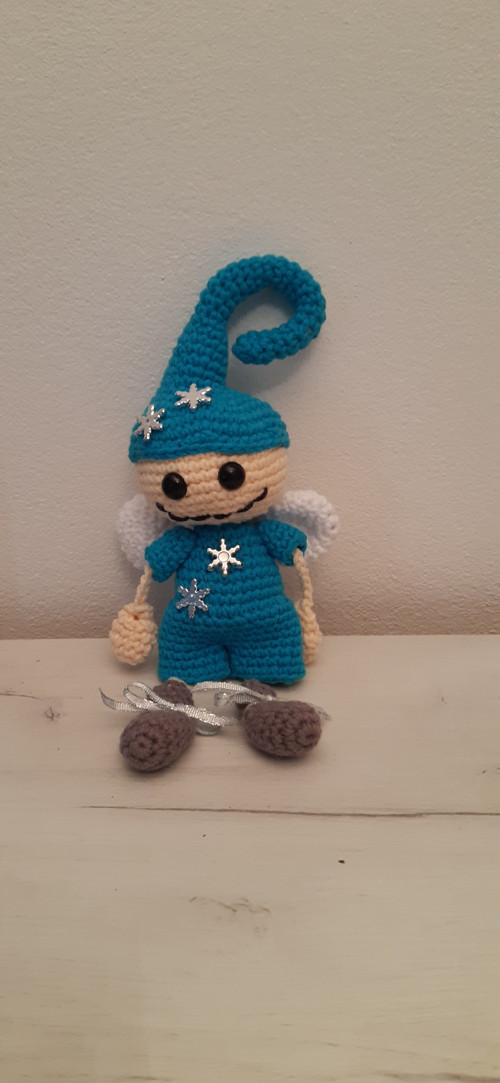 Háčkovaný vánoční skřítek