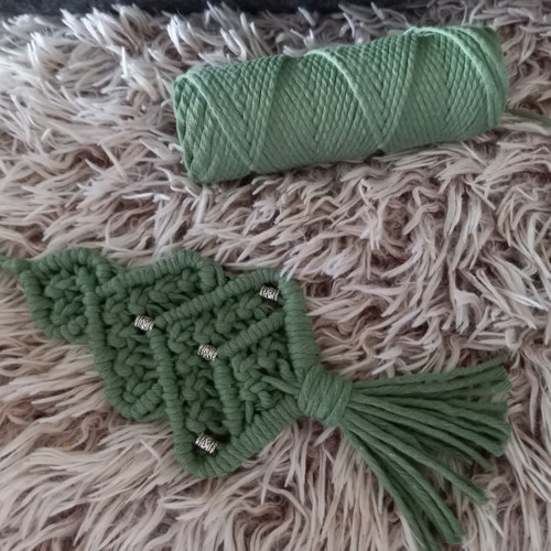 Macrame vánoční dekorace - ozdoba - stromeček