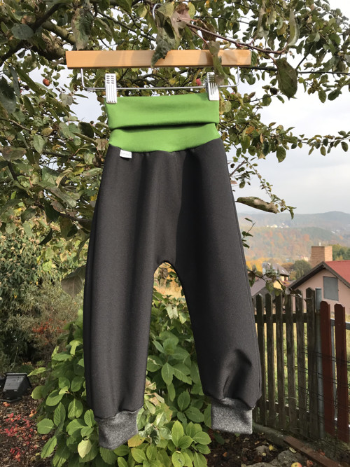 Softshellky/baggy ... BLACK & GREEN /* ROSTOUCÍ