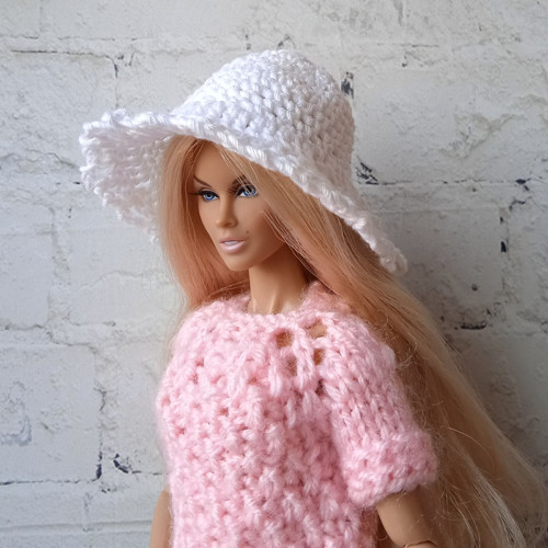 Oblečky pro Barbie - klobouček — foto 1