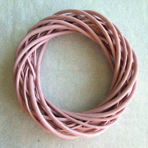 Proutěný věnec růžový, 25 cm — foto 1