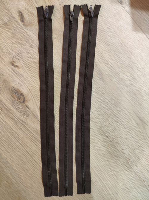 Černý zip 40 cm