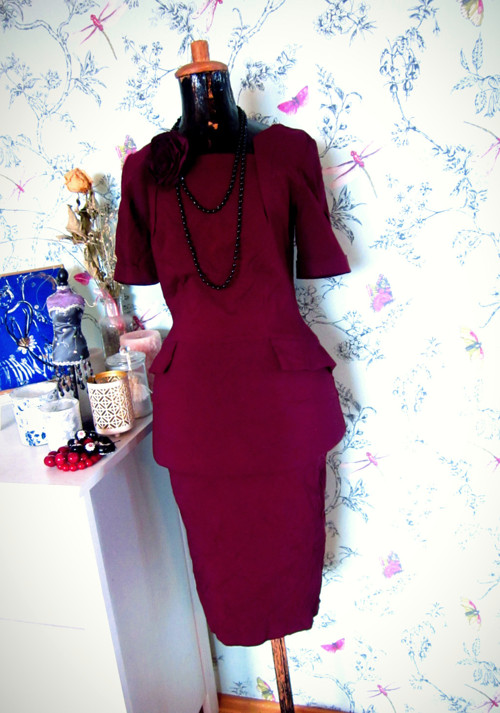 Burgundy retro pin-up šaty — foto 1