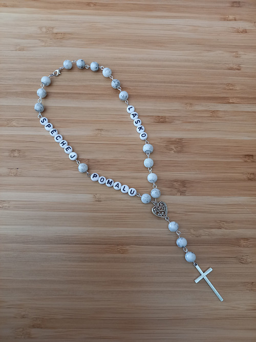 Růženec do auta spěchej pomalu — foto 1