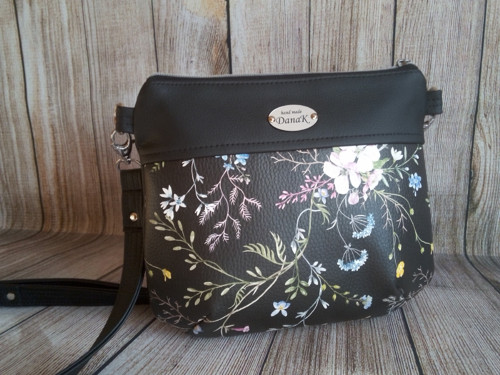 Crossbody černá — foto 1