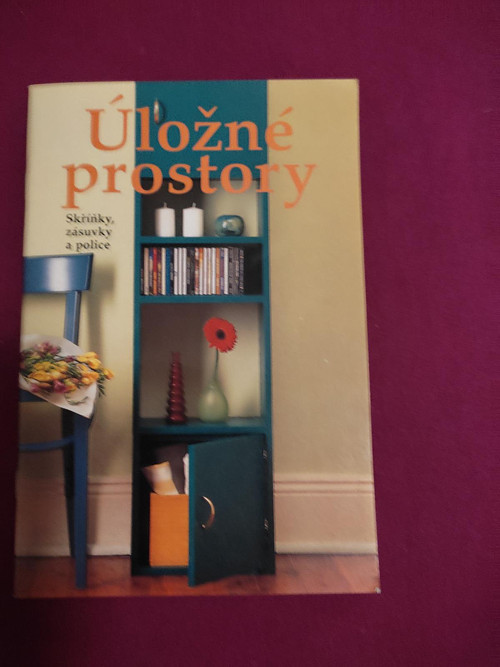 Úložné prostory- skříňky, zásuvky, police