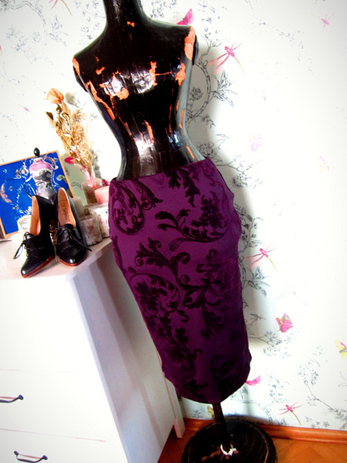 Sukně dark violet, vzory sametové — foto 1