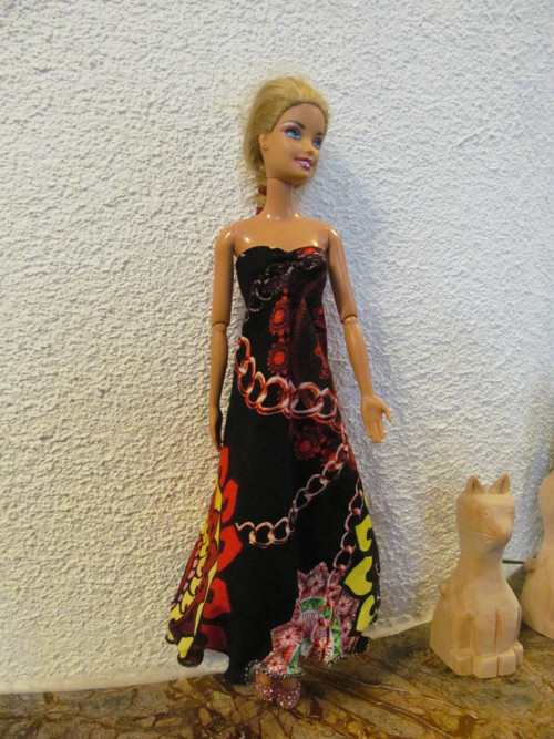 Šaty pro Barbie