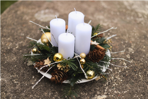 Adventní svícen bílo-zlatý
