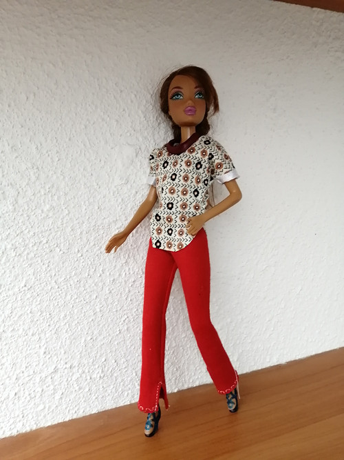 Dlouhé triko a legíny — foto 1