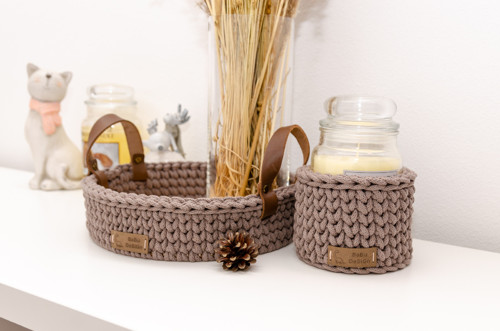Ručně háčkovaný kulatý podnos průměr 25 cm mokka