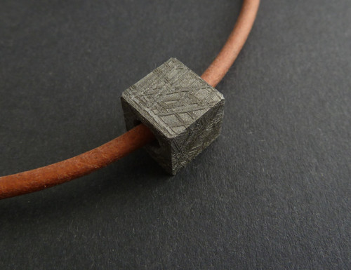 Meteorit - Muonionalusta krychle — foto 1