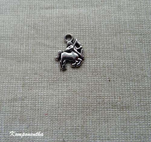 Kovový přívěsek střelec 10x12mm 1kus