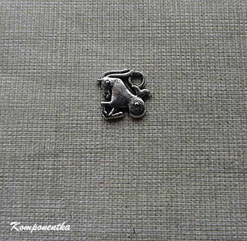 Kovový přívěsek kozoroh 10x12mm 1kus