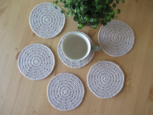 Háčkované podložky – podkafíčka, sada 6 kusů