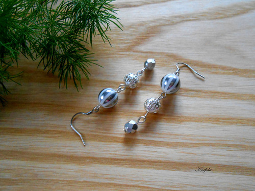 Náušnice barvy šedé