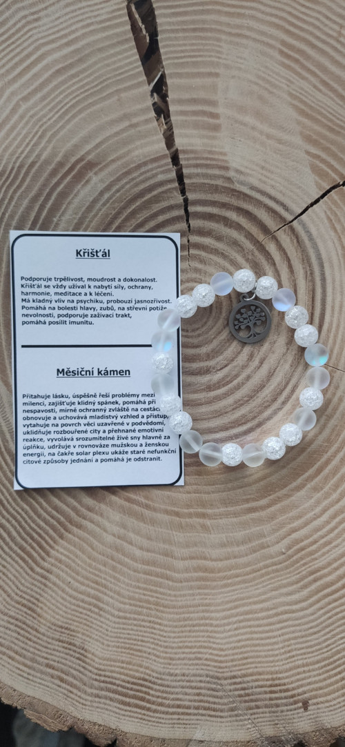 Náramek z minerálních kamenů a stromem života