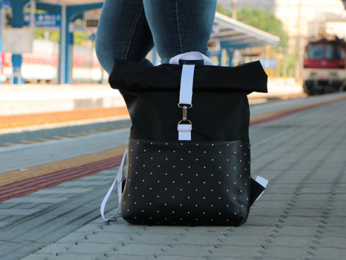 Rolltop batoh bodka