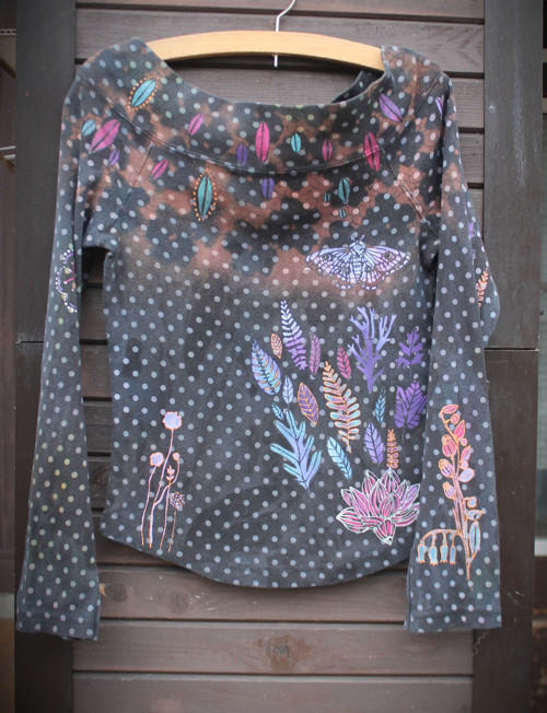 Puntíkované triko — foto 1
