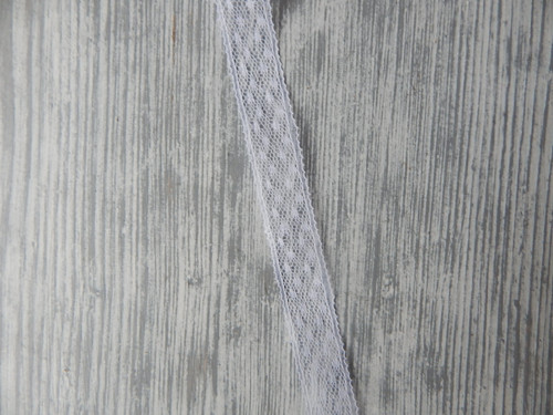 Stuha krajka 1,7 cm x 9 metrů bílá s puntíkem