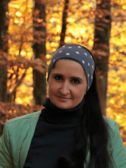 Úpletová čelenka bodka na tmavošedej