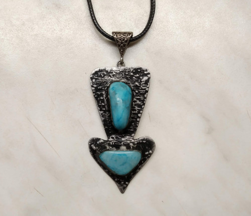 Ochranný amulet z tyrkenitu