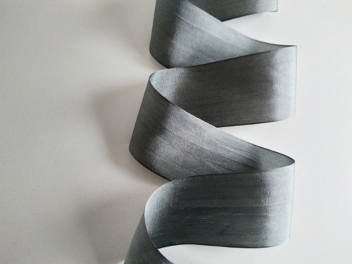 Hedvábná stuha - beton, šíře 3 cm