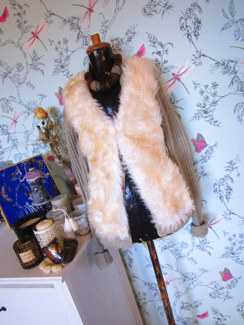 Boho vestička chlupáč — foto 1