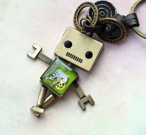 Robot - klíčenka — foto 1