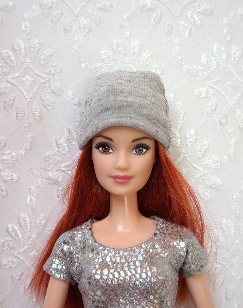 Čepice pro Barbie — foto 1