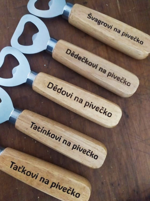 Dřevěný otvírák - otvírák s vlastním textem
