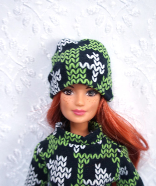 Čepice pro Barbie — foto 1