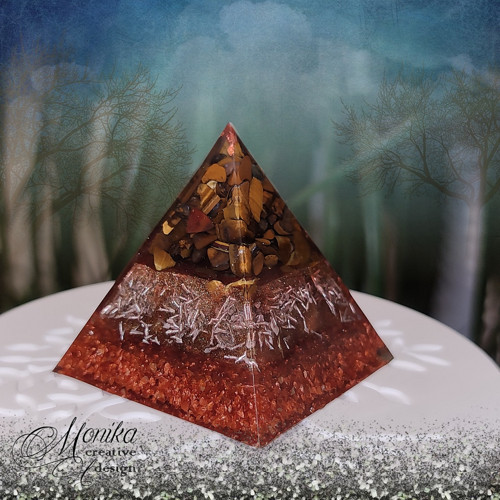 Pyramida