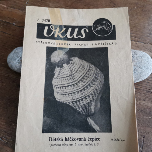 VKUS 7470 - Dětská háčkovaná čepice — foto 1