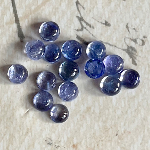 Tanzanit kabošon kruh / 4mm