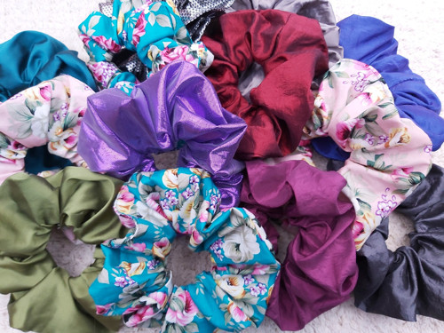 Scrunchie - velká gumička, náramek ...