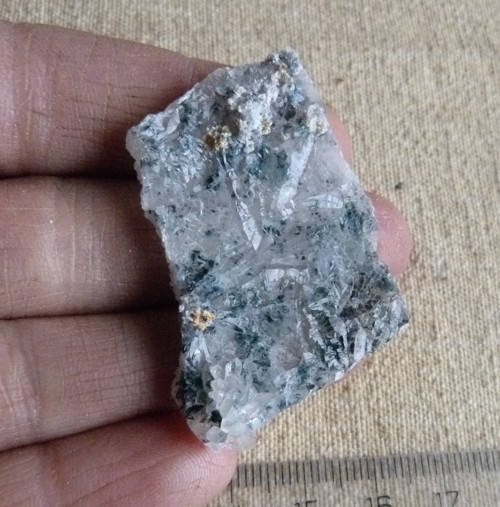 Křemen drůzka - 4 cm