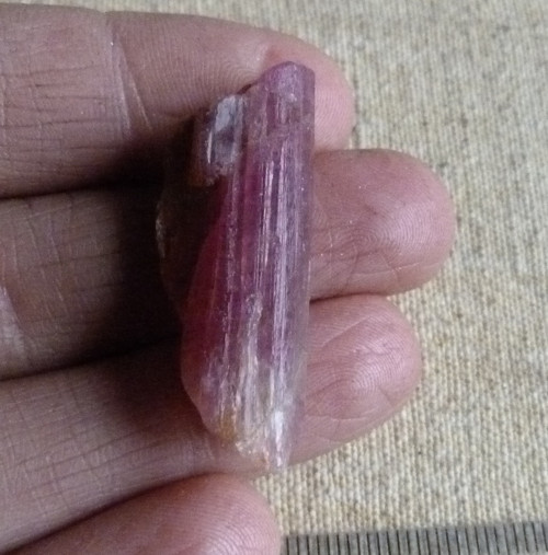 Rubelit surový - 3,6 cm - Extra!