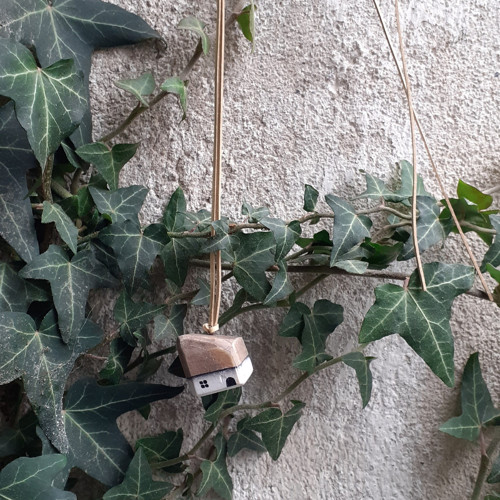 ,,Domeček přívěšek na kůži,,2. — foto 1