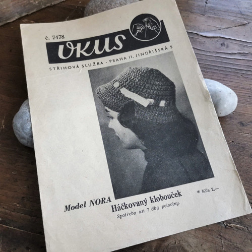 VKUS 7478 - Háčkovaný klobouček — foto 1