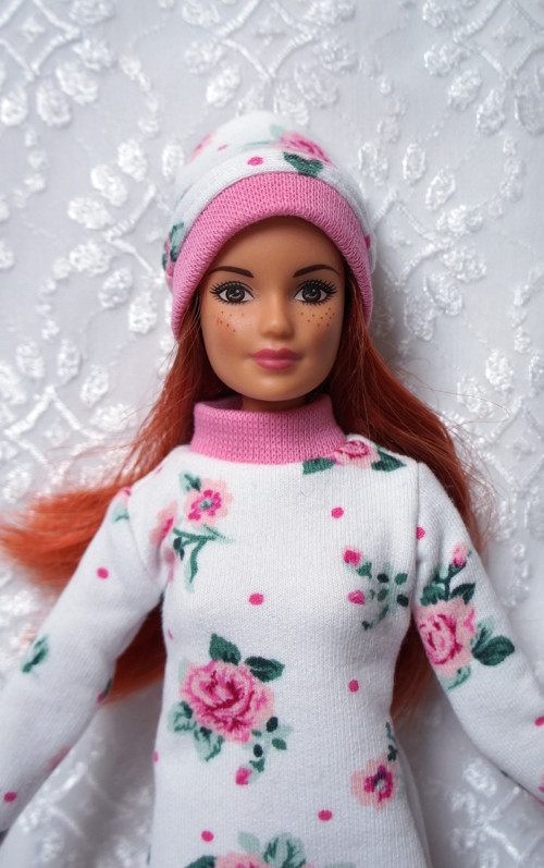 Čepice pro Barbie — foto 1