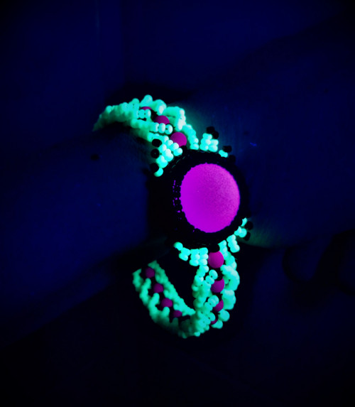 Náramek UV Braid