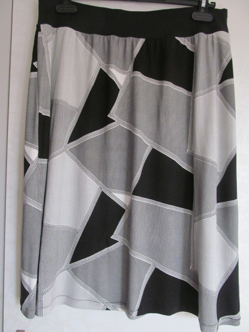 SUKNĚ boky 120cm — foto 1