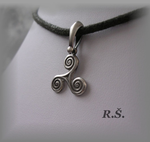 TRISKEL... Keltský symbol ..přívěsek